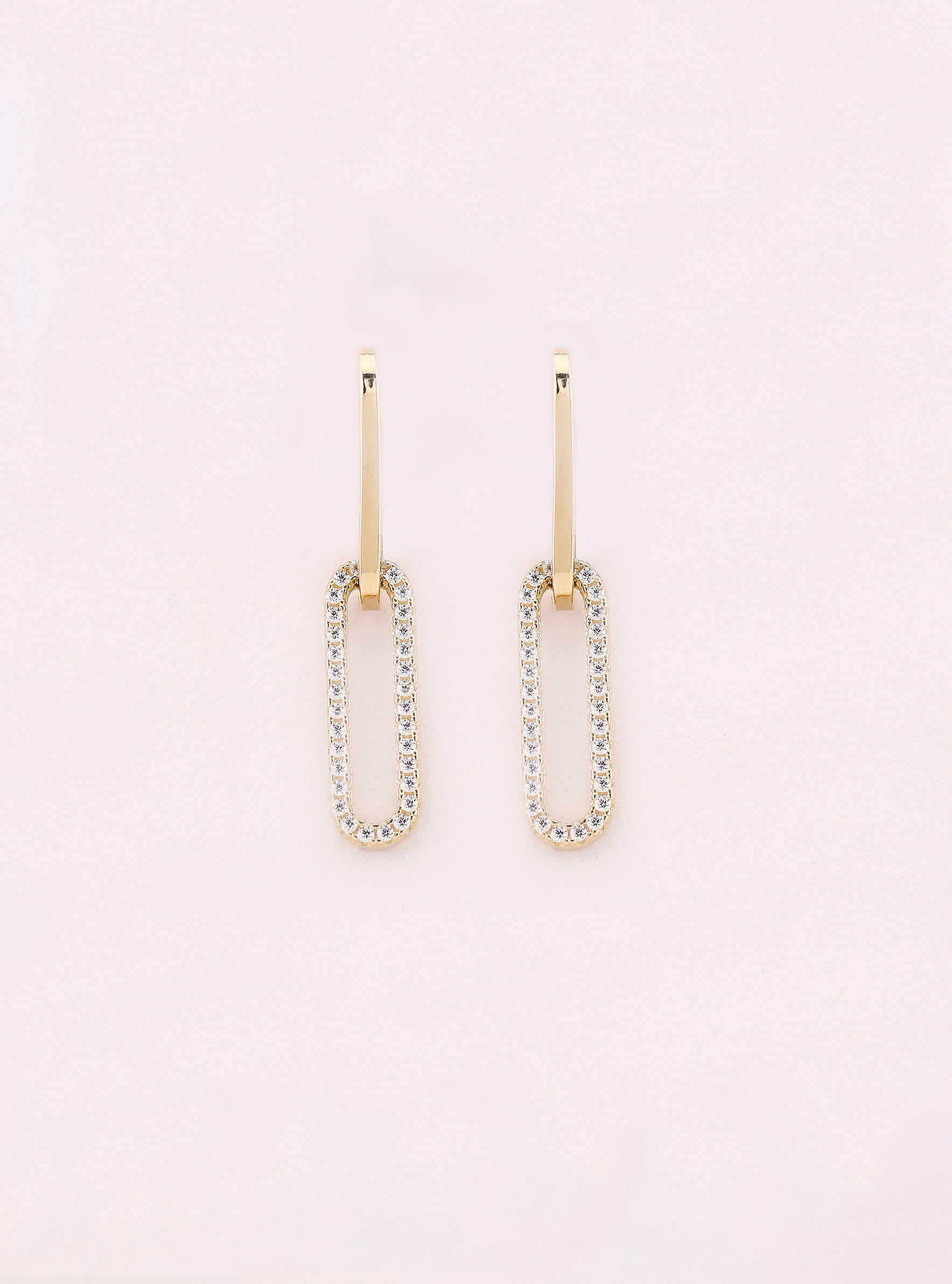 Aretes de Oro Ovalados con Piedras Blancas de 14K