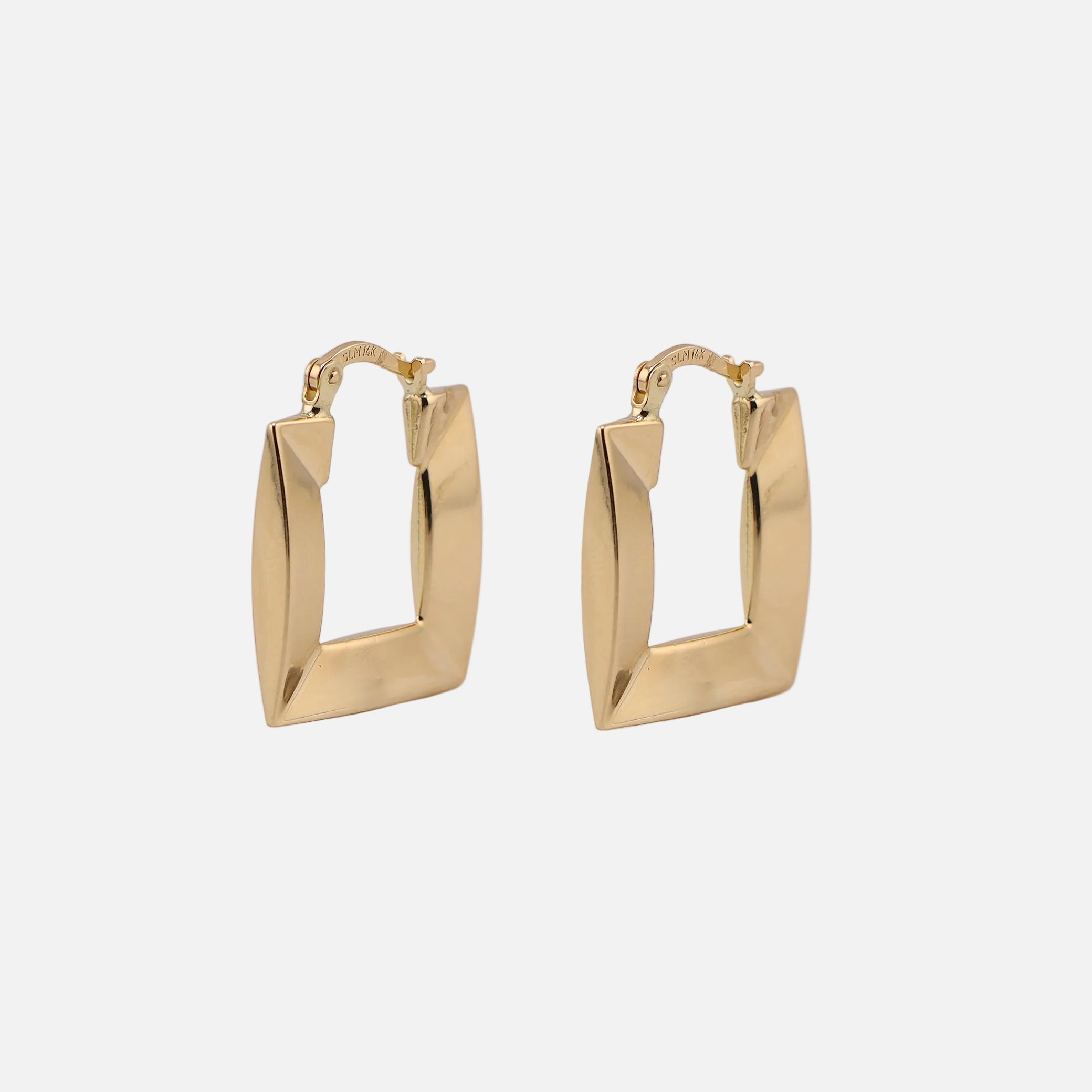 Arracadas Cuadradas en Oro de 14K