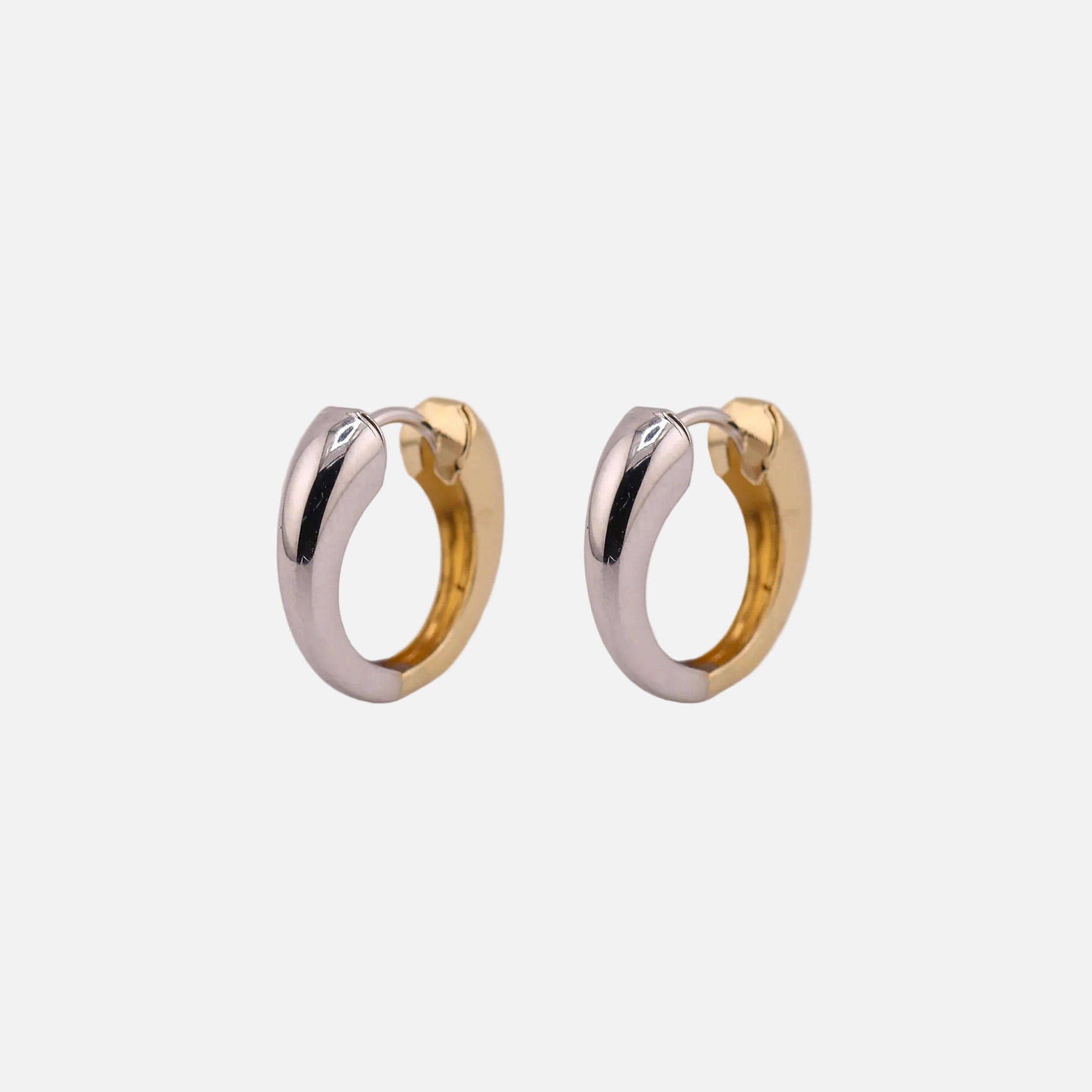 Aretes Huggies Dos Tonos en Oro de 14K