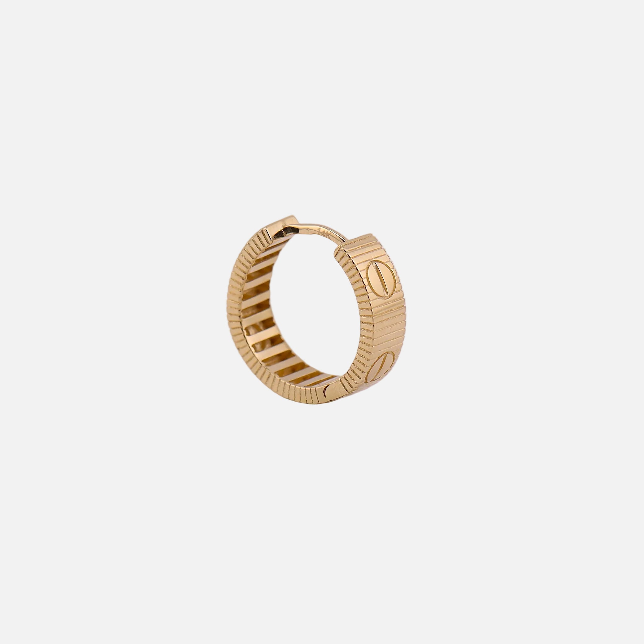 Aretes Huggies Clásicos en Oro de 14K