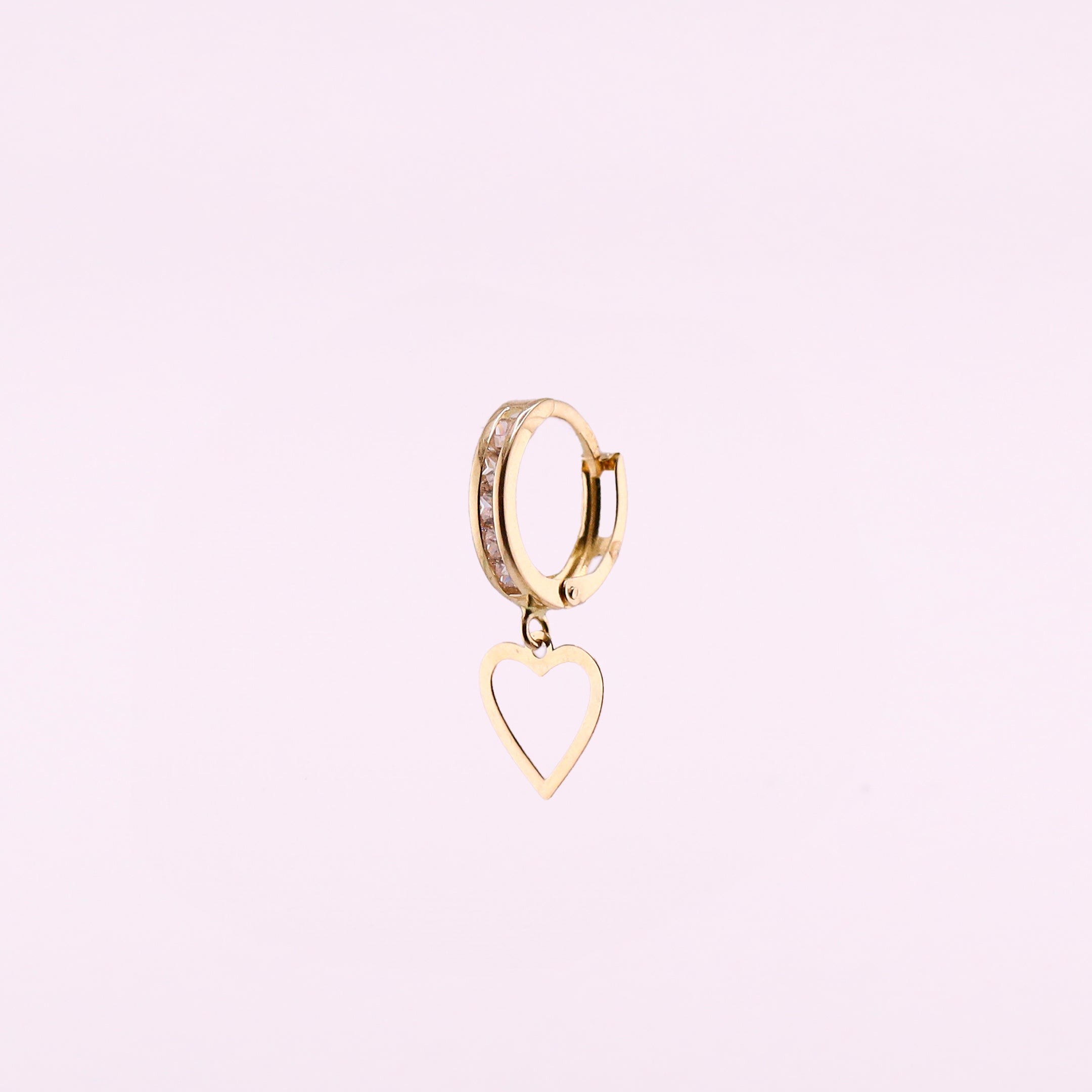 Aretes Huggies Dije Corazón Zirconias Blancas en Oro de 14K