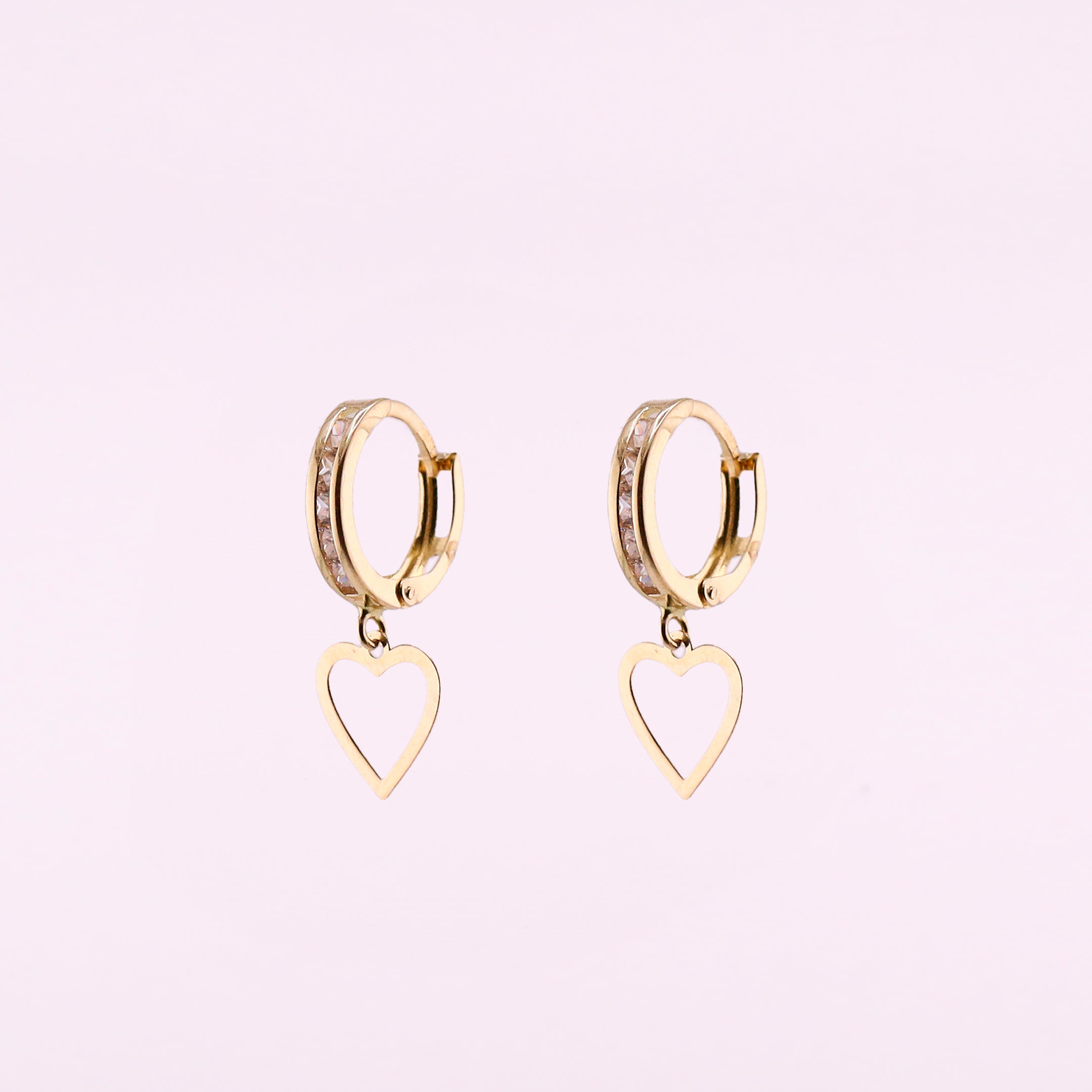 Aretes Huggies Dije Corazón Zirconias Blancas en Oro de 14K