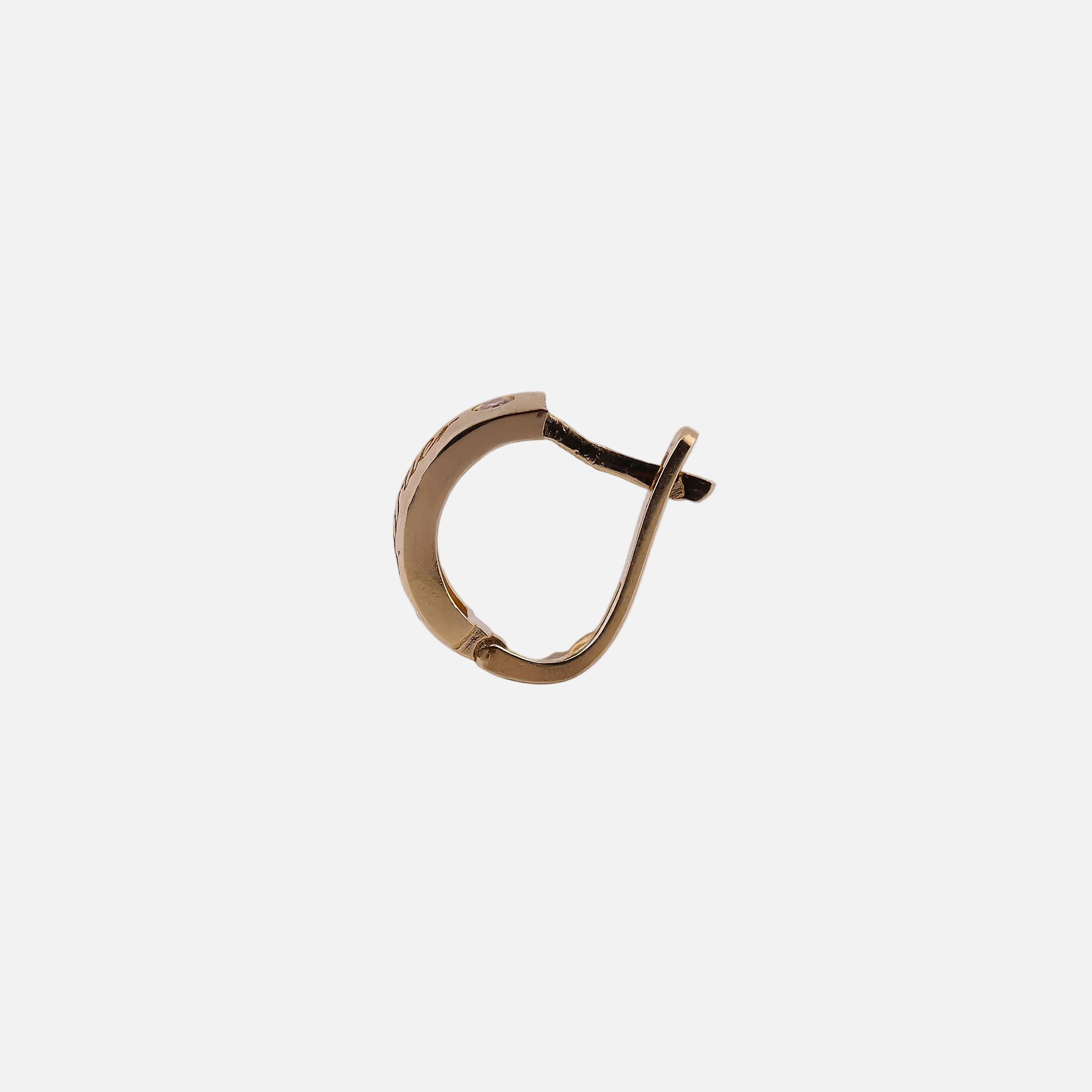 Aretes Clásicos con Piedra Blanca en Oro de 14K