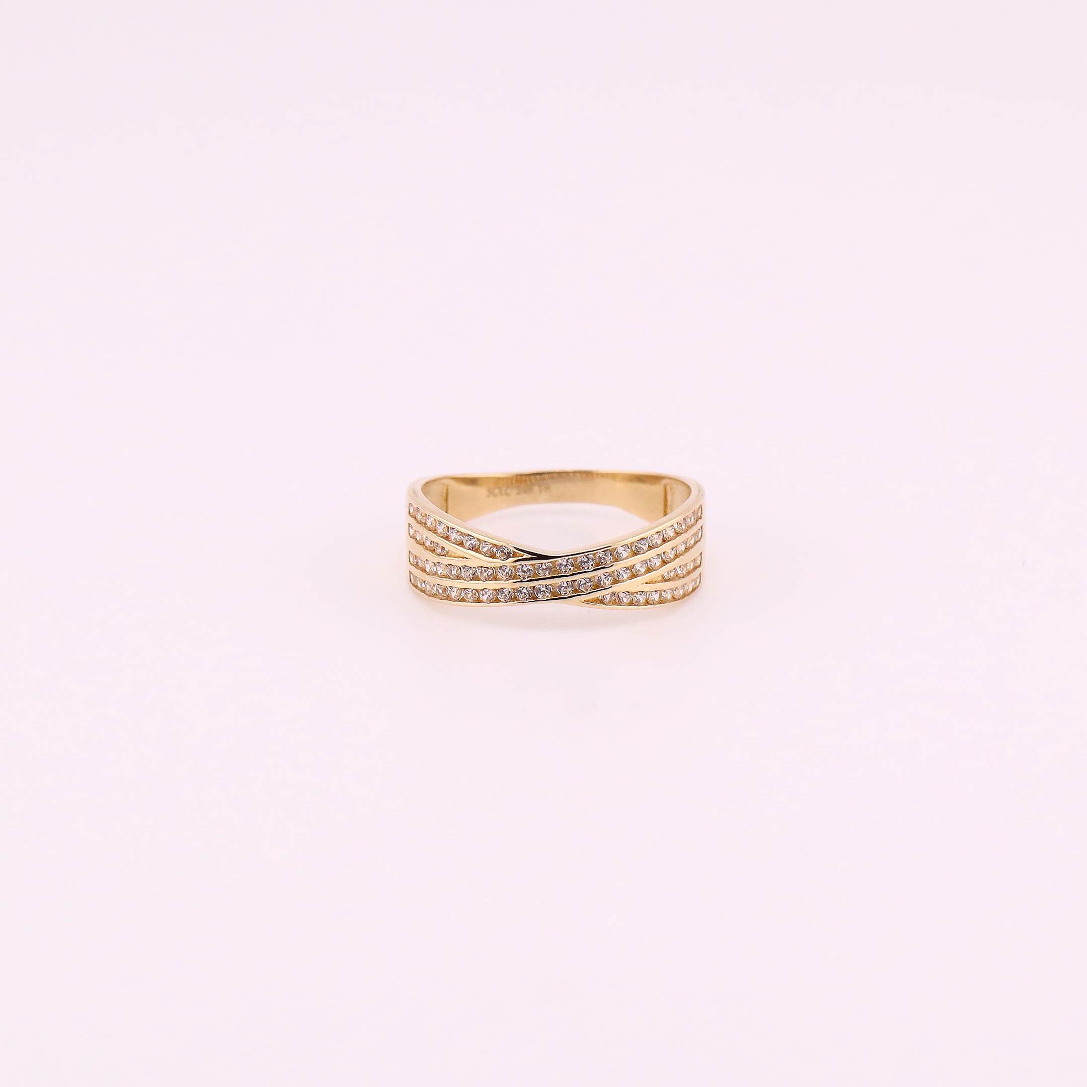Anillo Entrelazado con Zirconias Blancas en Oro de 14K