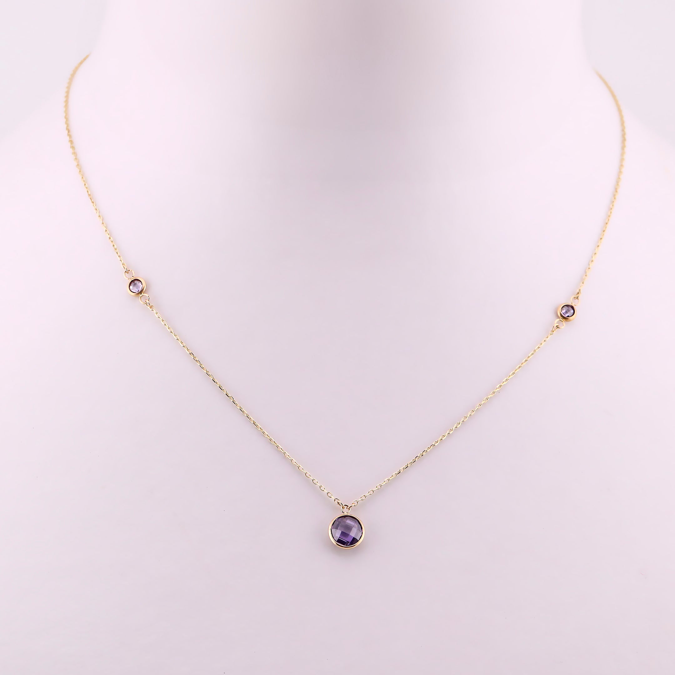 Gargantilla con Zirconia Morada en Oro de 14K
