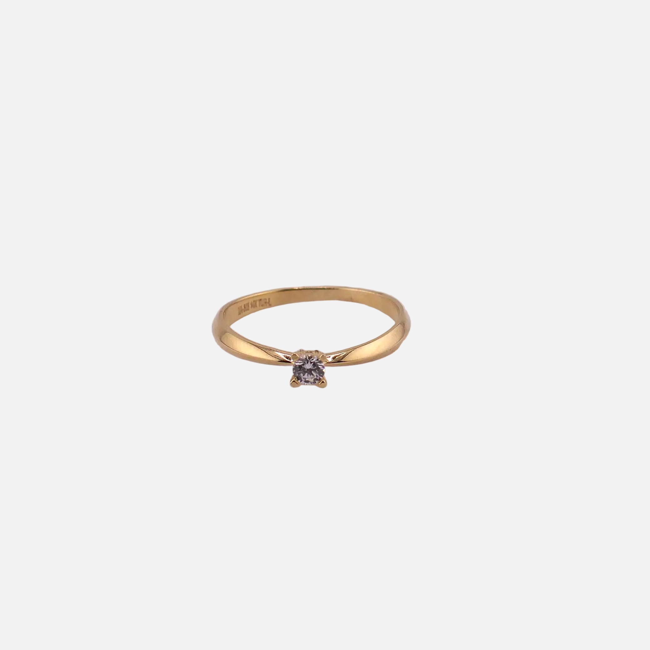 Anillo con Piedra en Oro de 14K