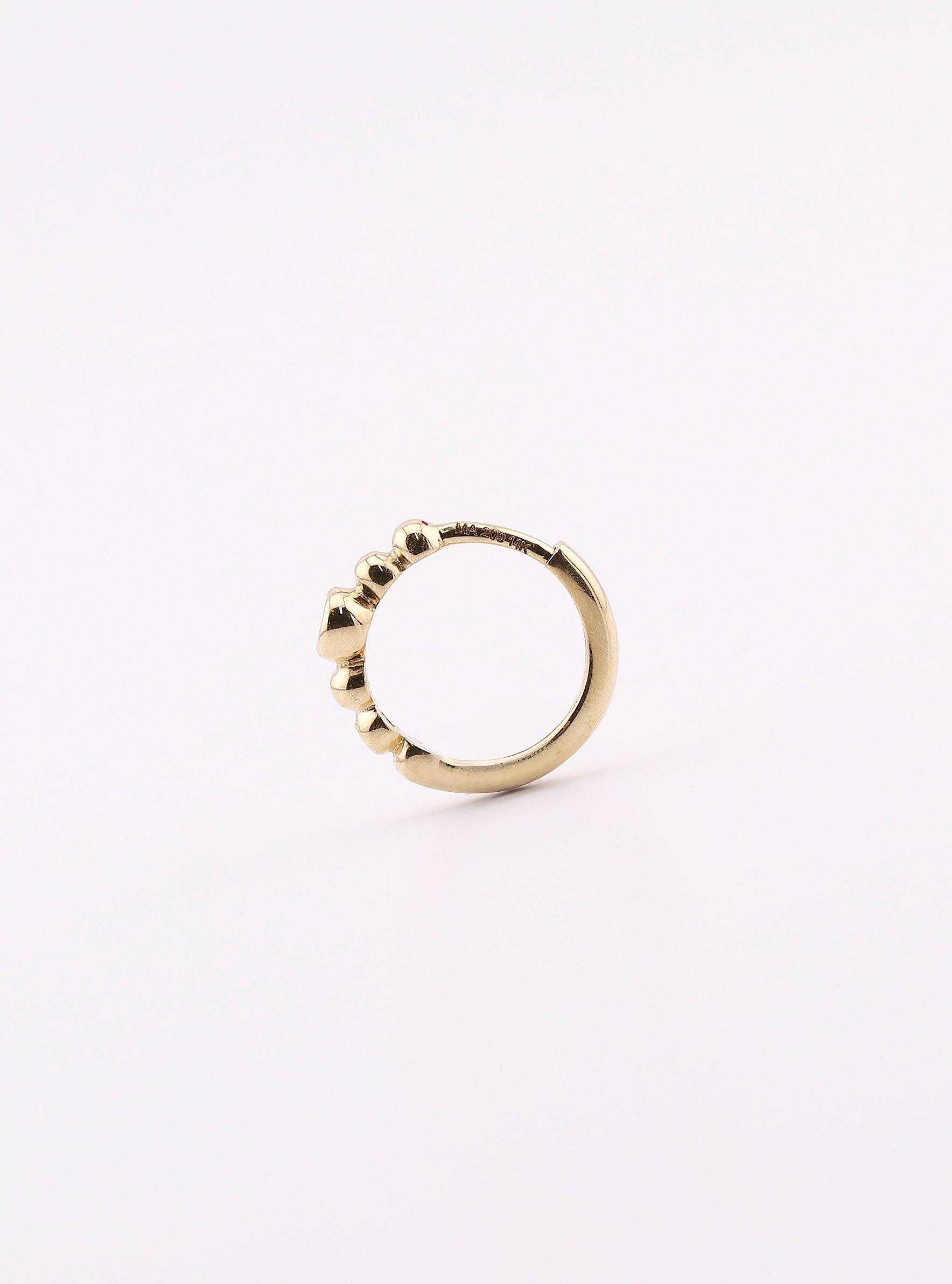 Aretes de Oro Huggies Borlas con Piedra de 14K