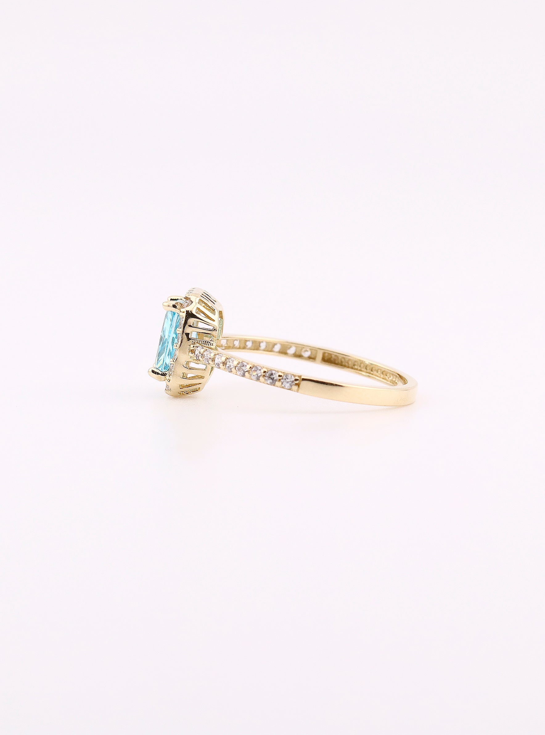 Anillo de Oro con Piedra Azul de 14K