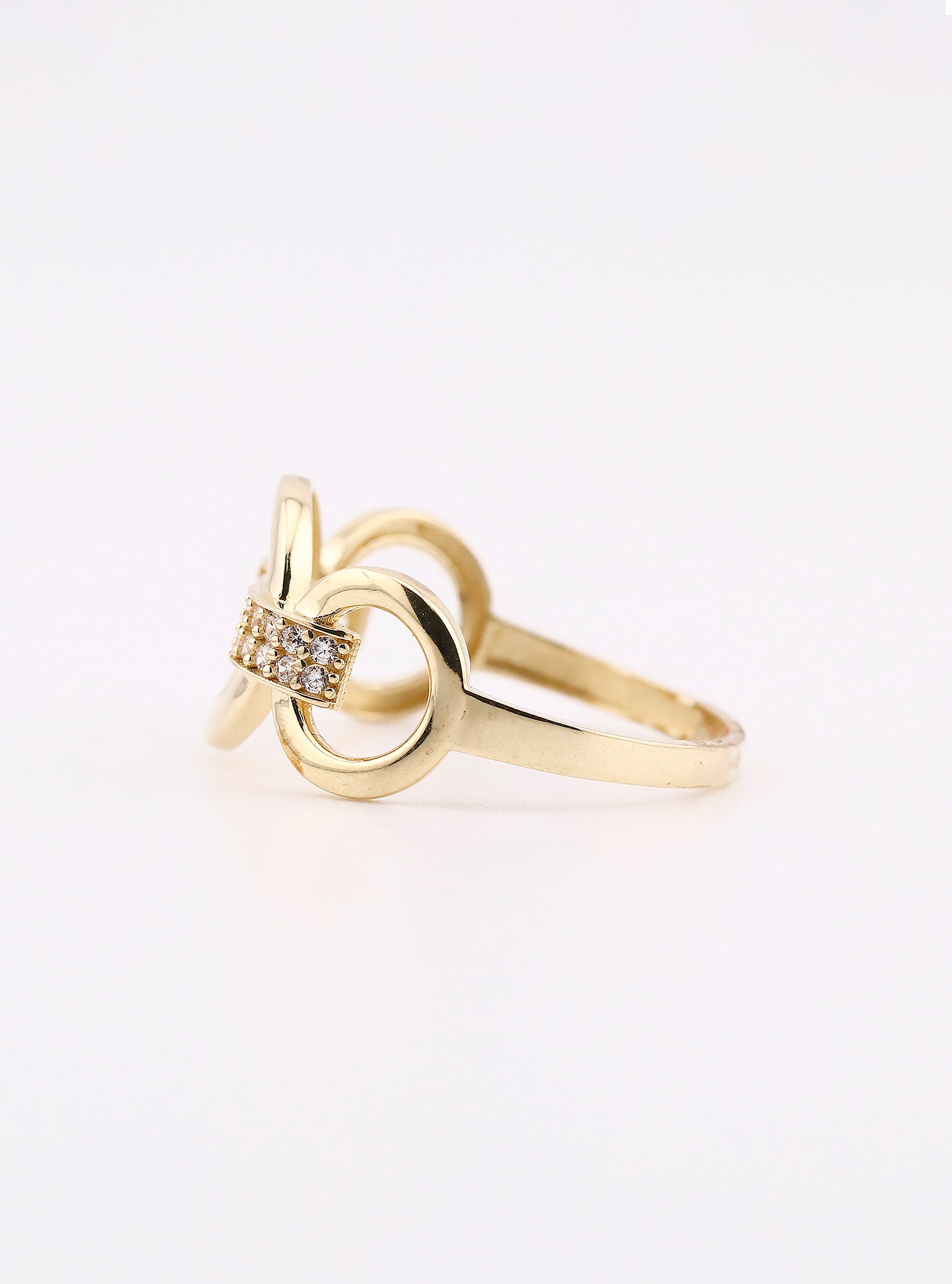 Anillo de Oro Círculo Enlazado de 14K