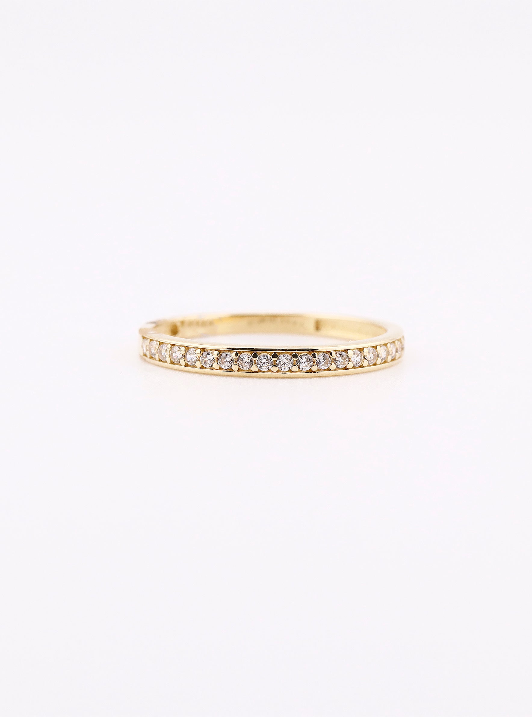 Anillo de Oro Media Churumbela con Piedras Blancas de 14K