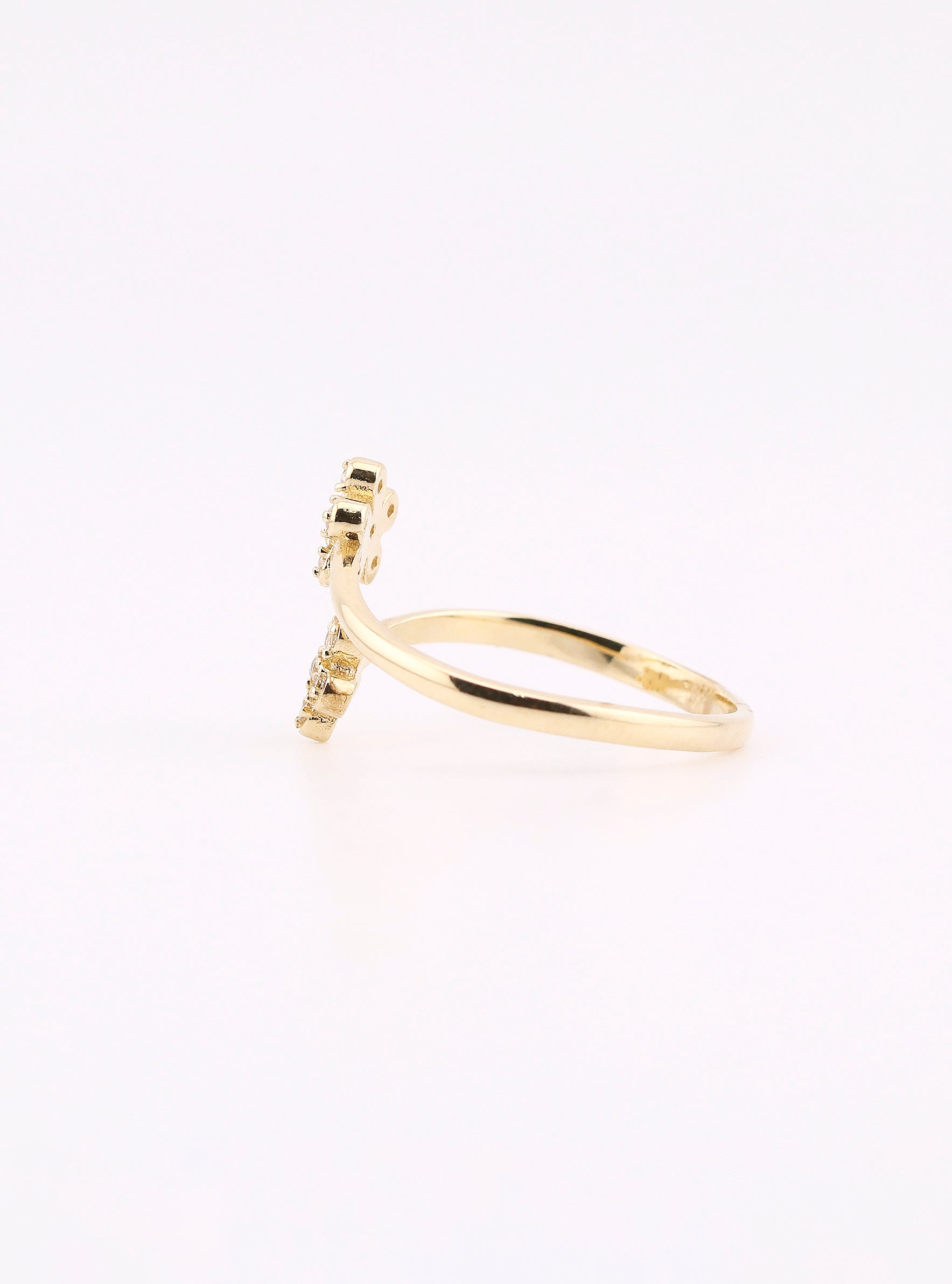 Anillo de Oro Doble Flor con Piedras Blancas de 14K