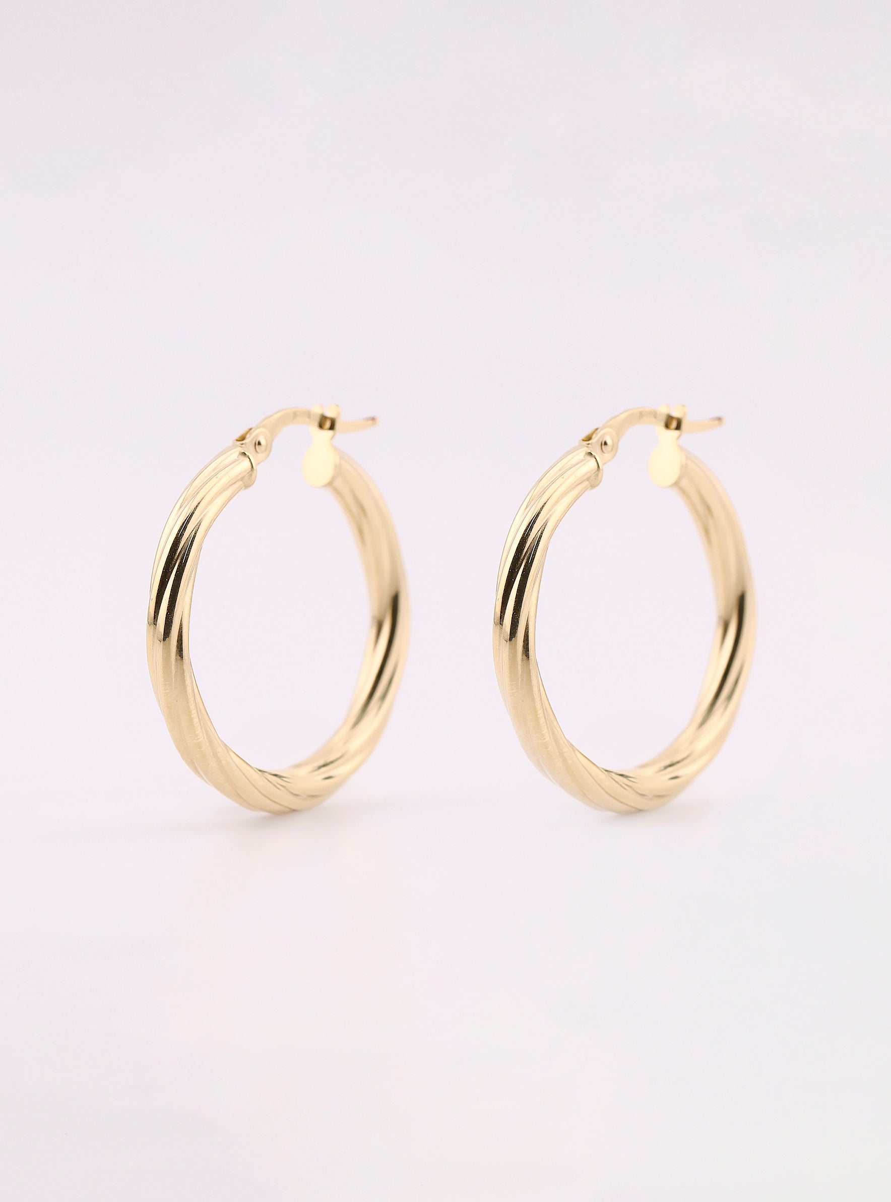 Arracadas de Oro Torcidas de 14K