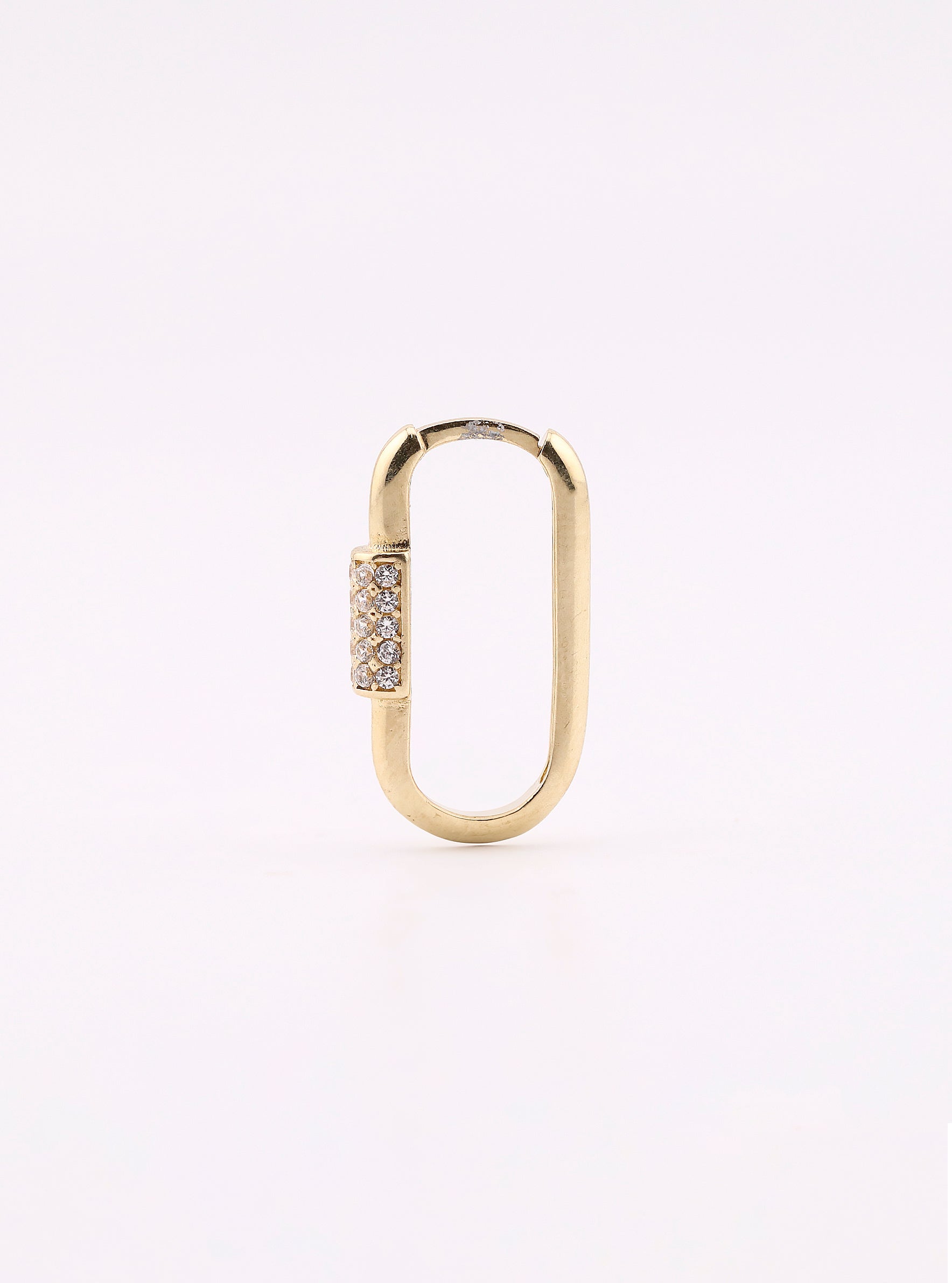 Aretes de Oro Huggies Óvalo con Piedras Blancas de 14k