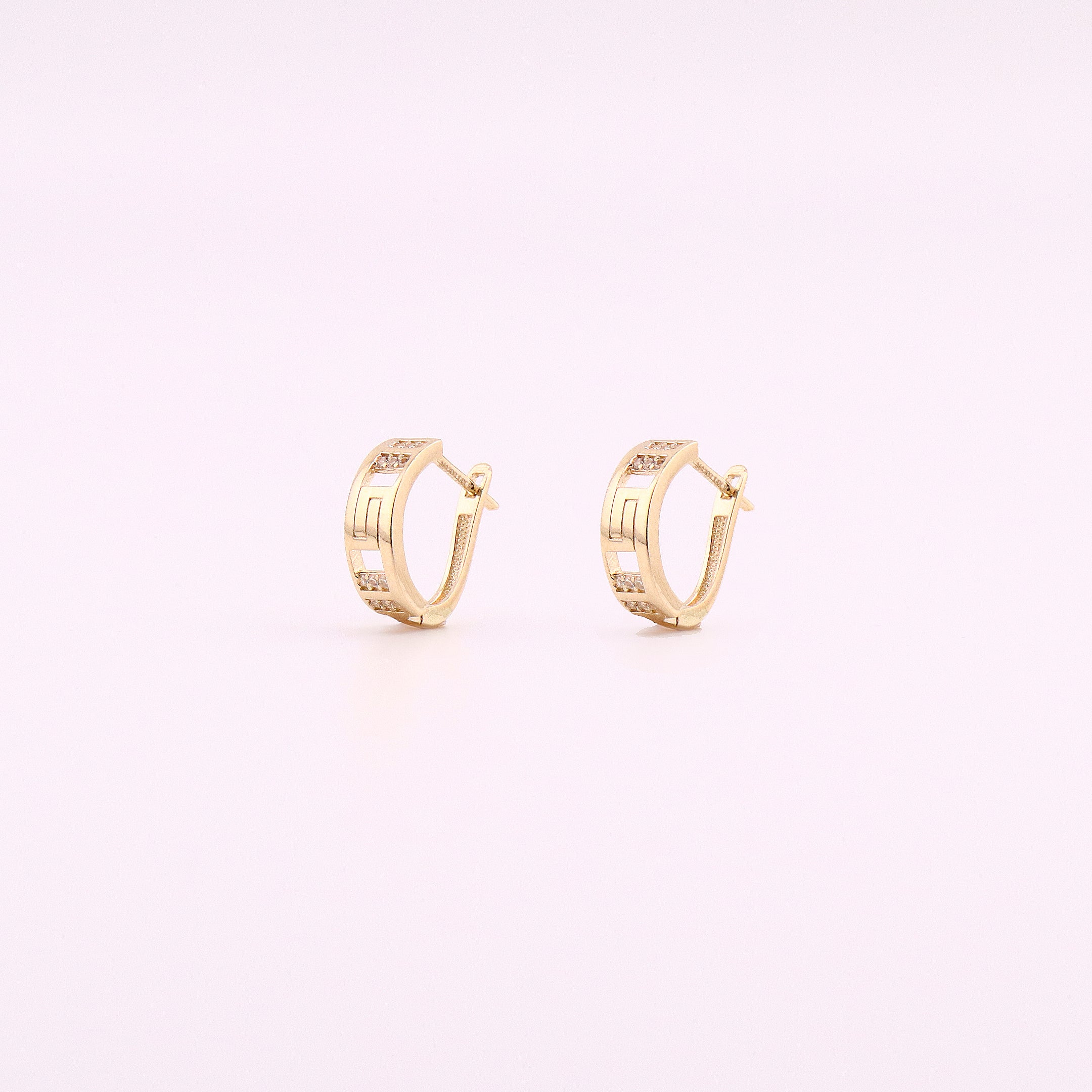 Aretes Clásicos en Oro de 14K