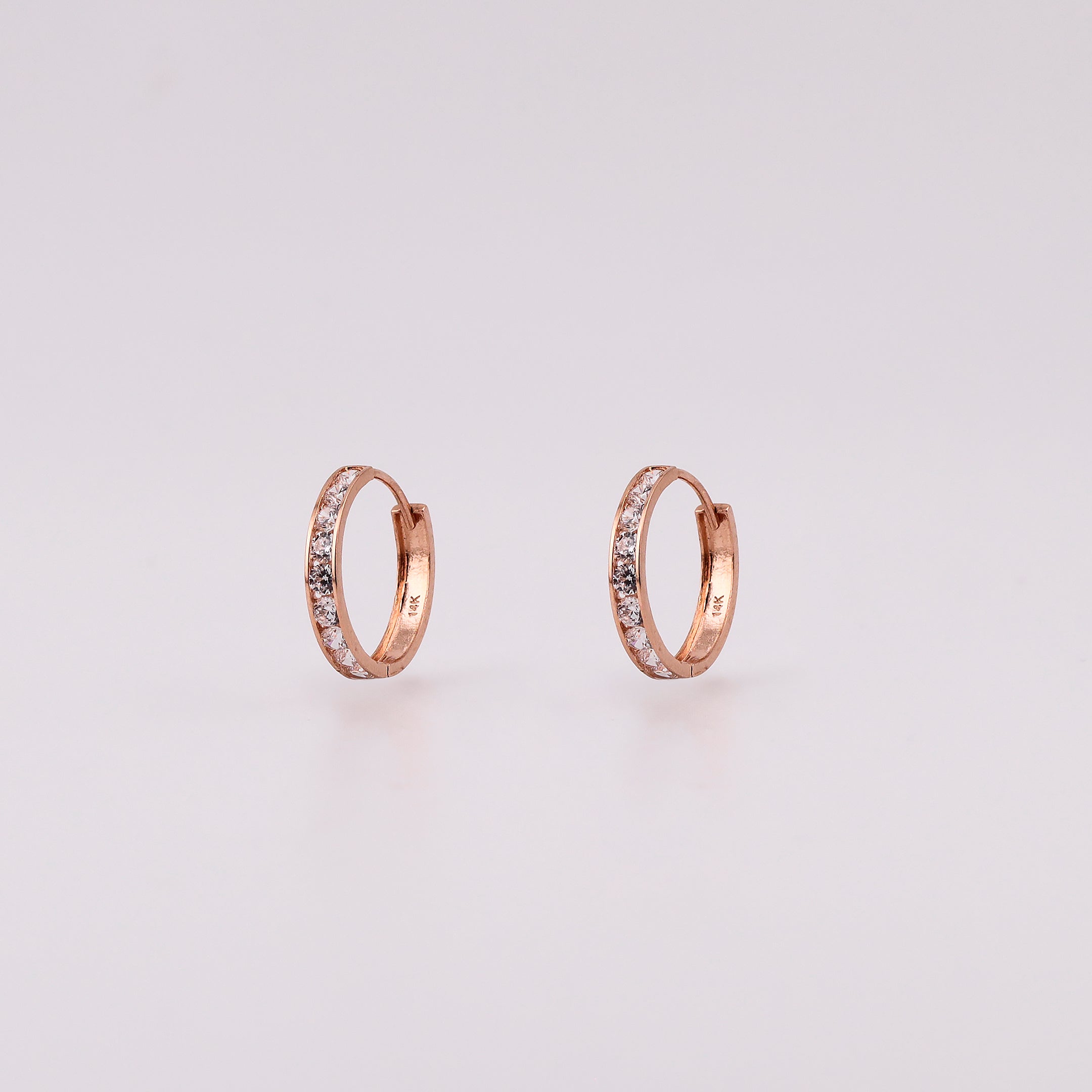 Arracadas Baguette C/Piedras Blancas en Oro Rosa de 14K
