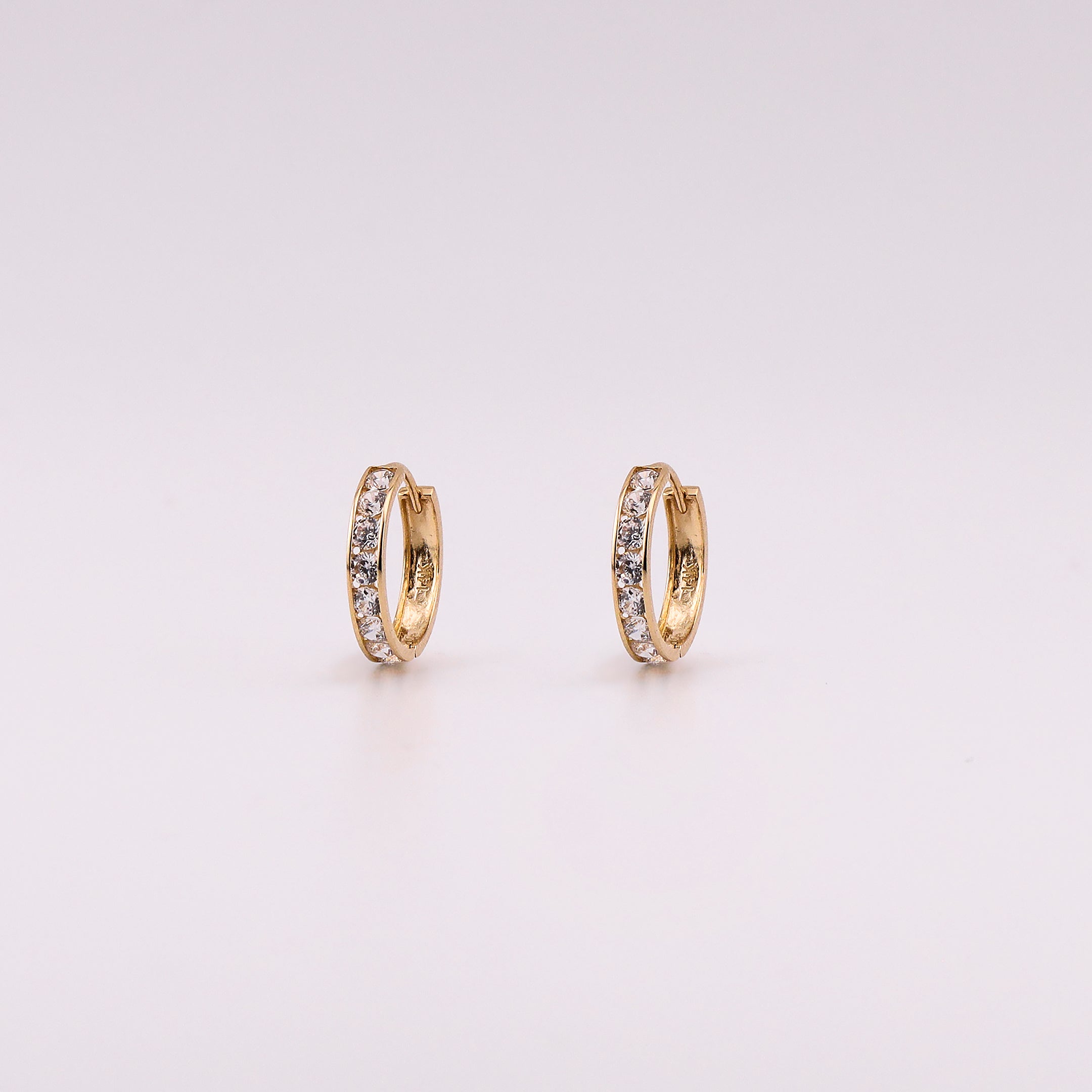 Arracadas Baguette C/Piedras Blancas en Oro de 14K