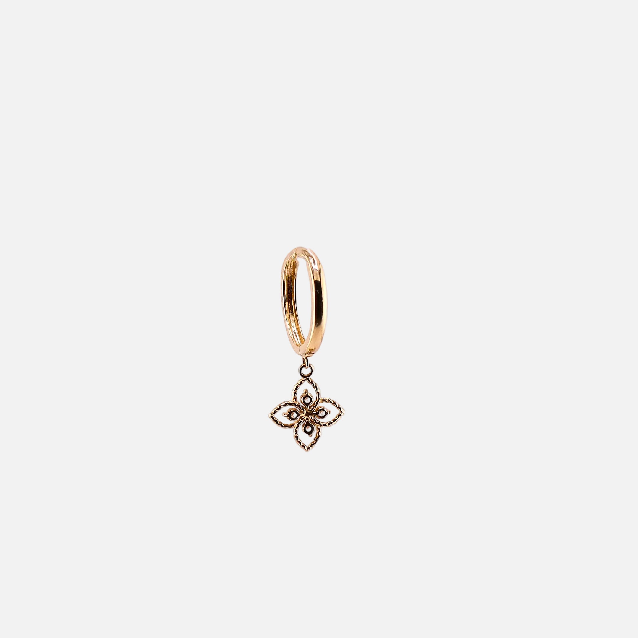 Aretes Flor Silueta en Oro de 14K