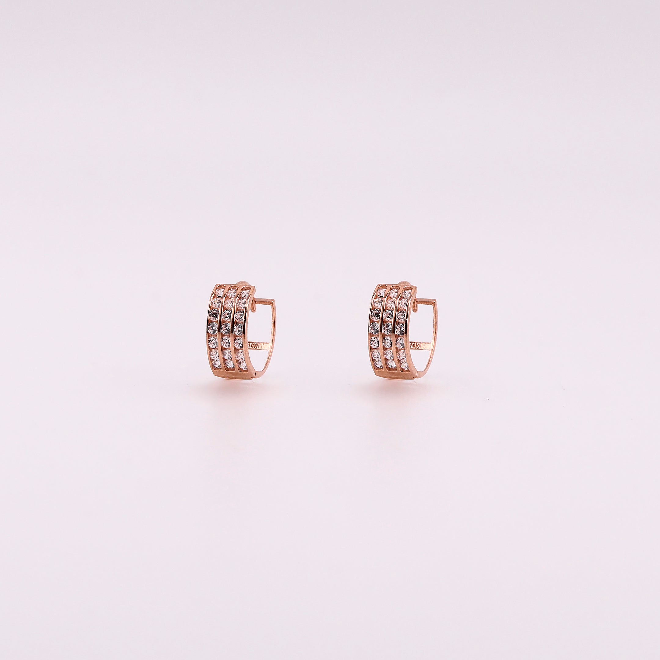 Aretes Huggies Dobles C/Piedras Blancas en Oro Rosa de 14K