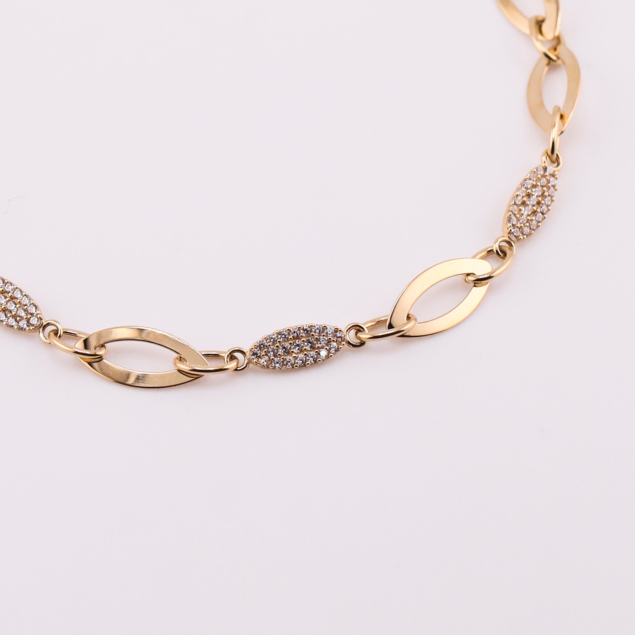 Pulseras Óvalos C/Piedras Blancas en Oro de 14K