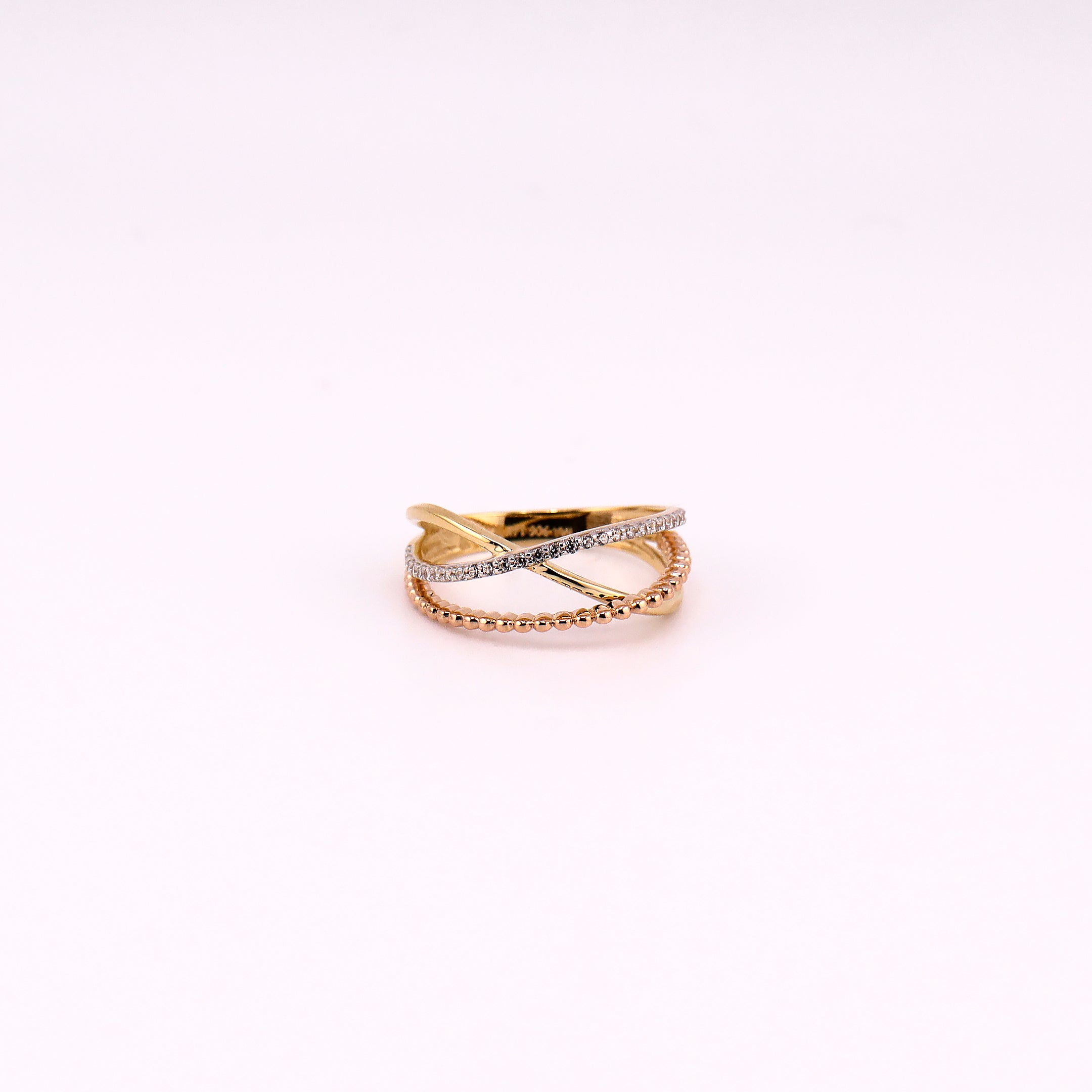 Anillo Cruzado con Piedras Blancas en Oro de 14K