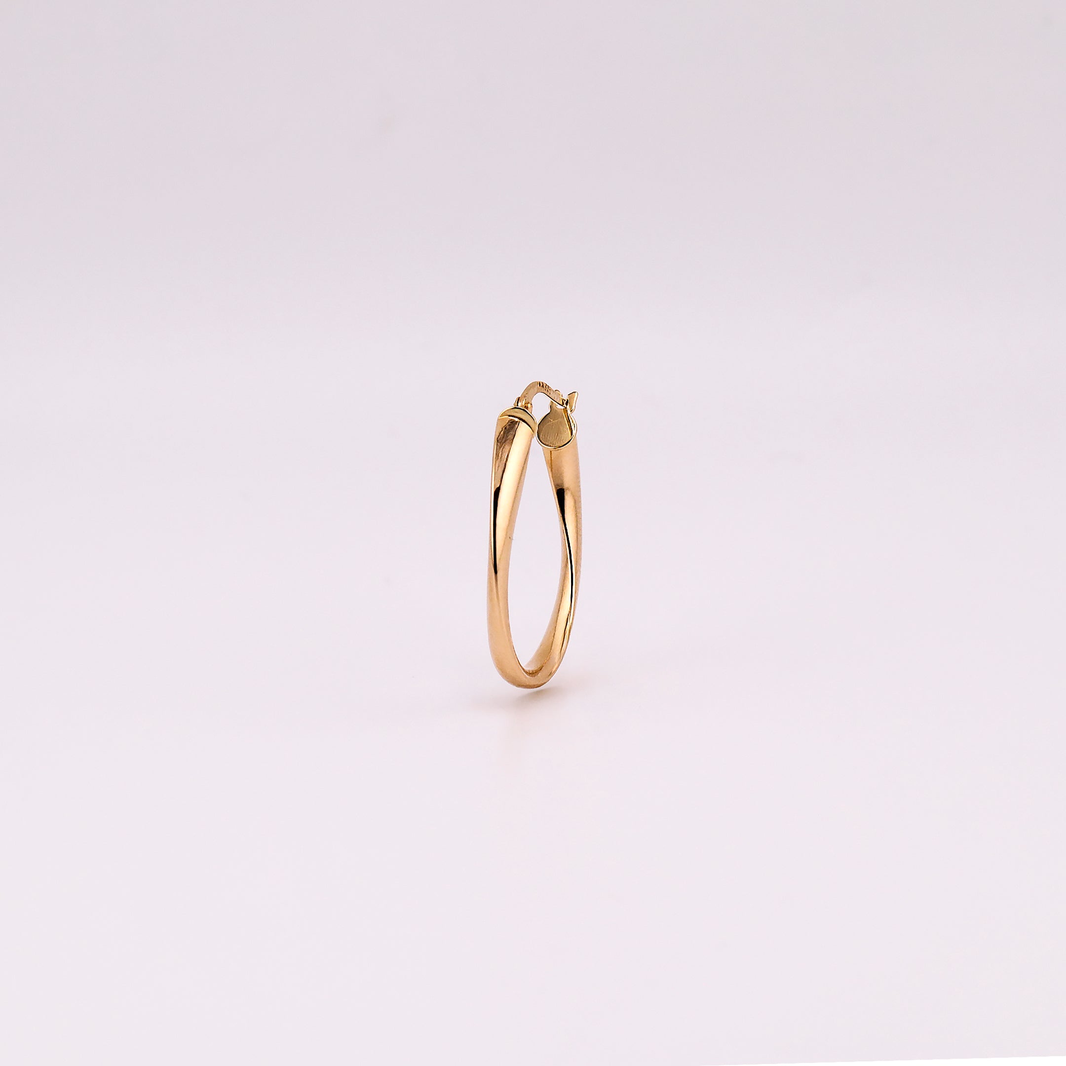 Arracadas Óvalo Torcidas en Oro de 14K