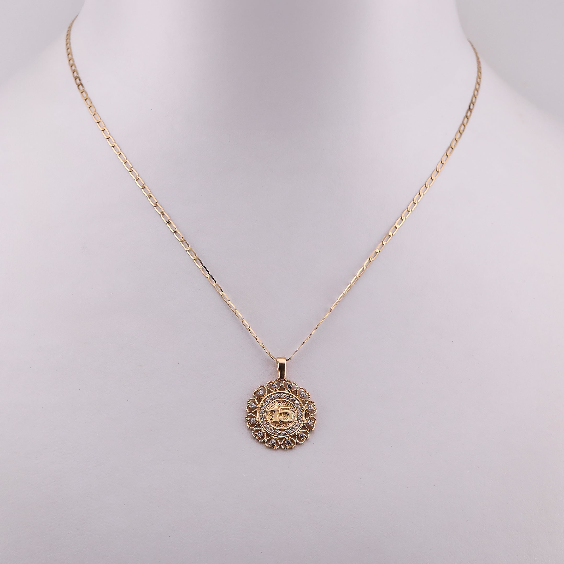 Gargantilla XV años en Oro de 14K