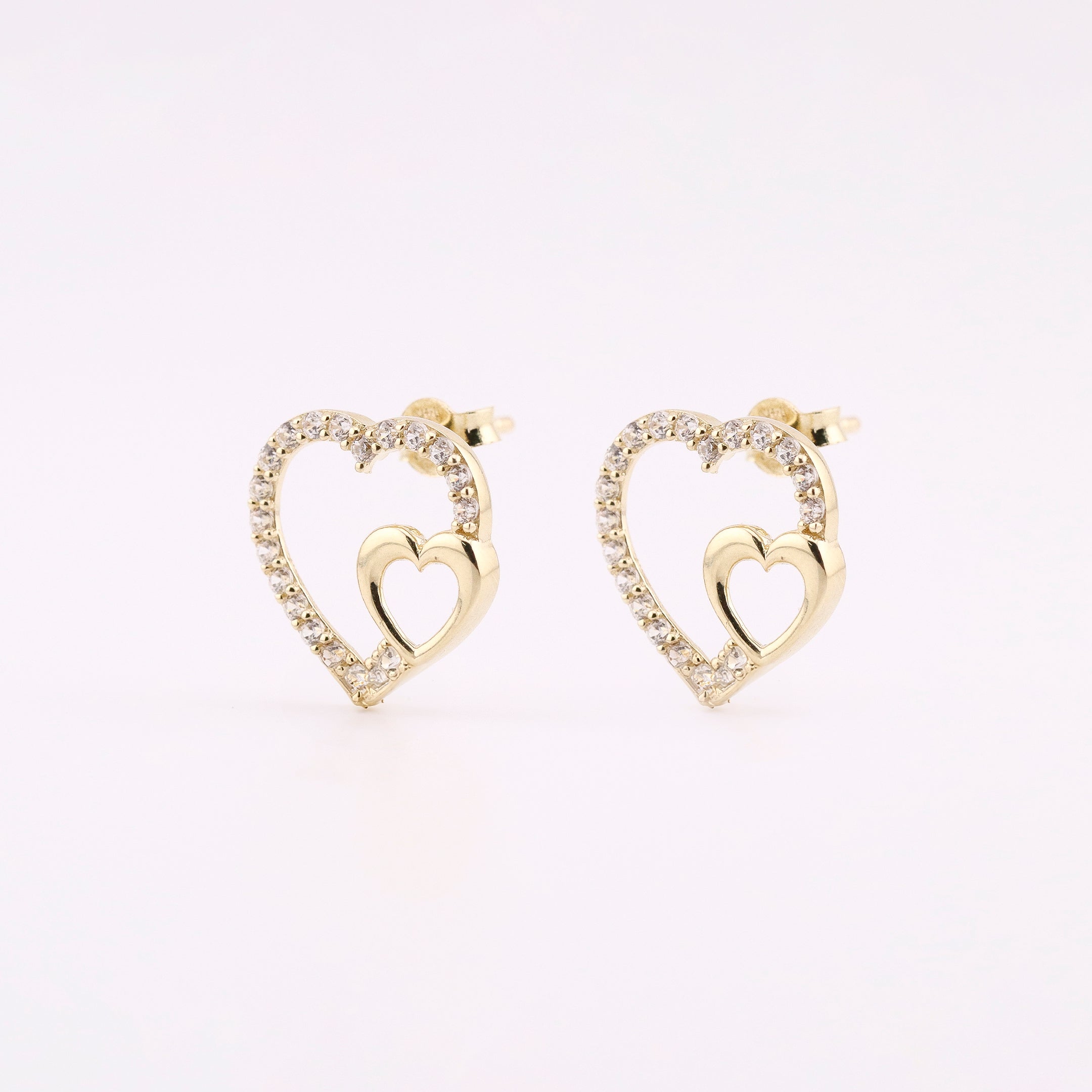 Aretes de Oro Doble Corazón con Piedras Blancas de 14K