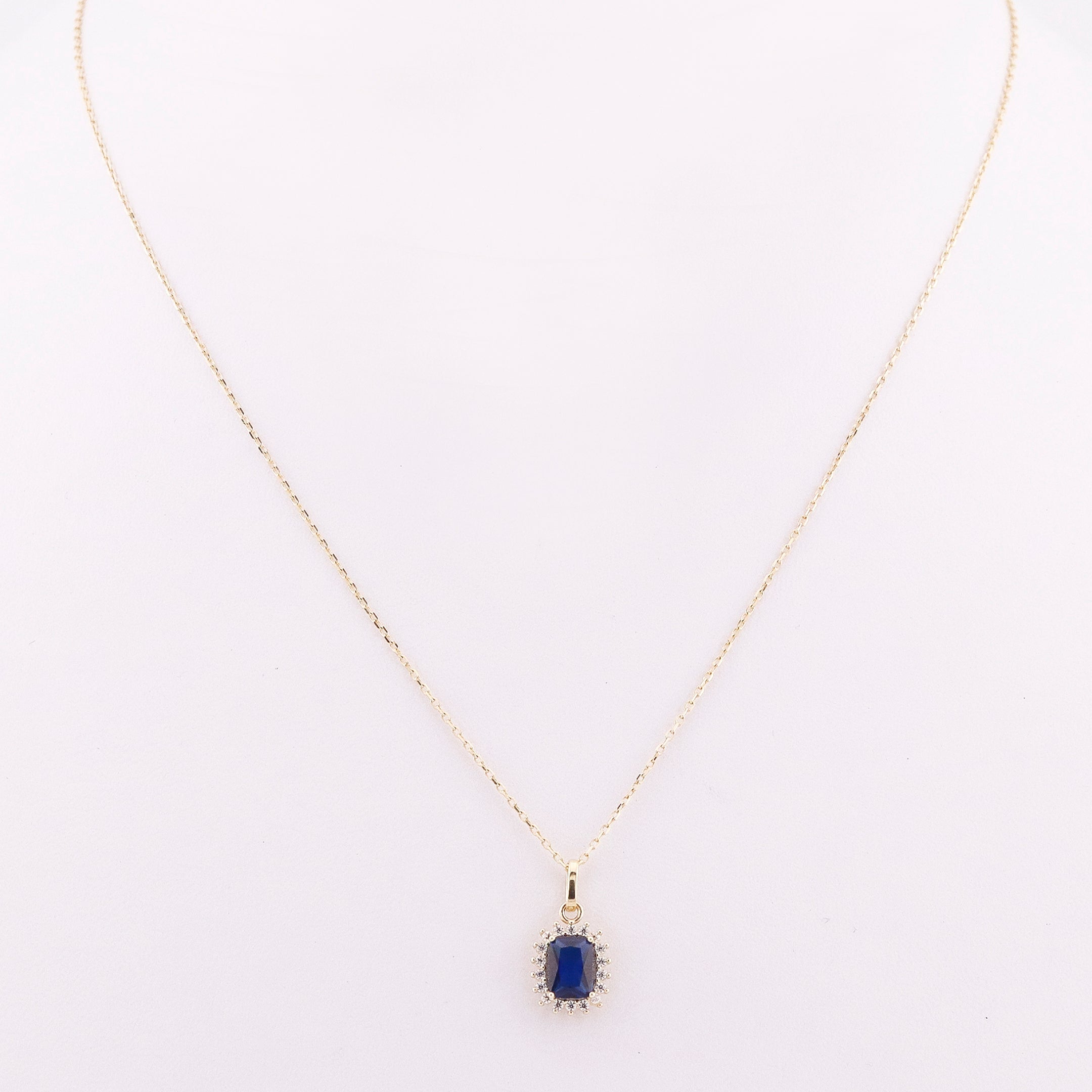 Gargantilla de Oro Piedra Azul Rey de 10K