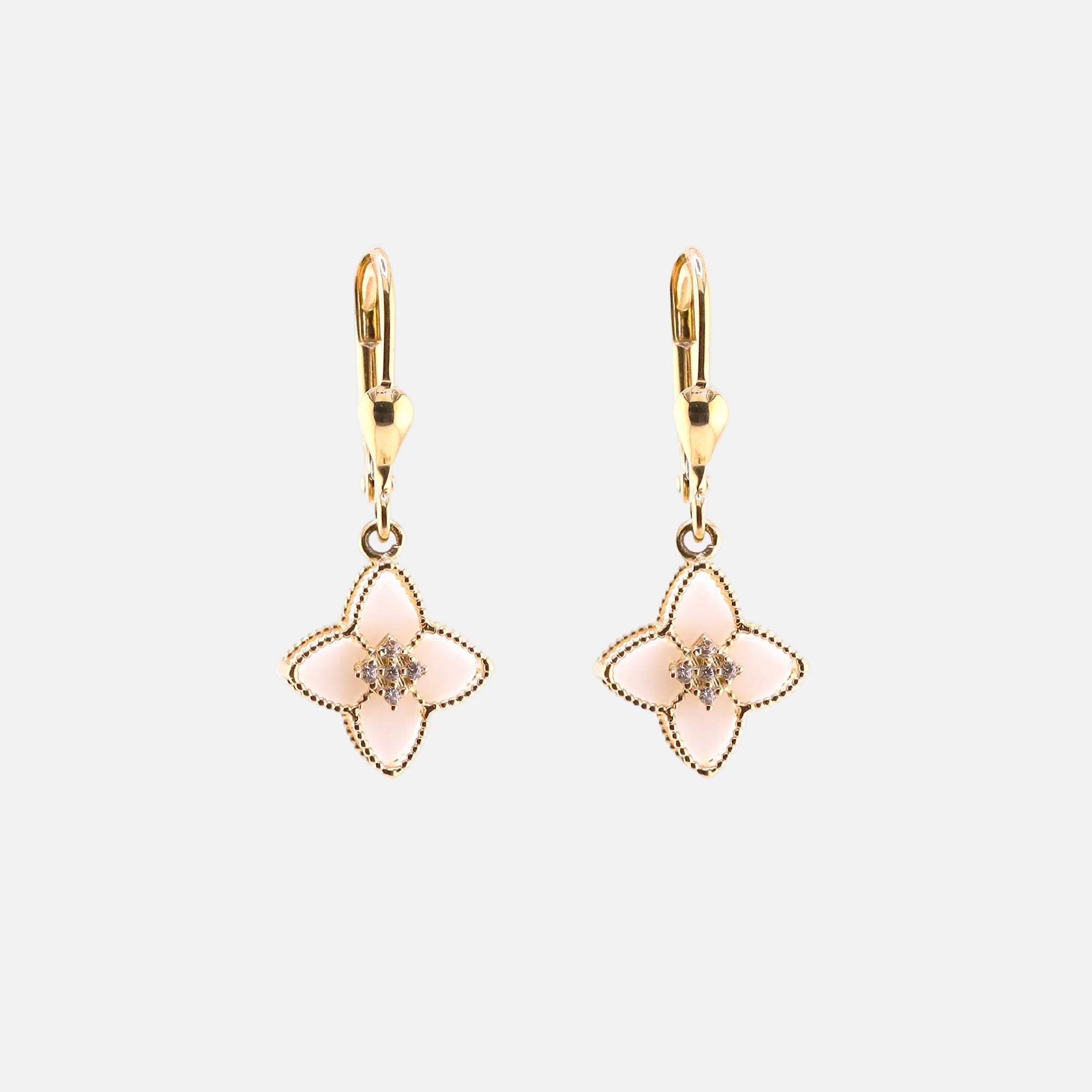 Aretes Flor Blanca en Oro de 14K