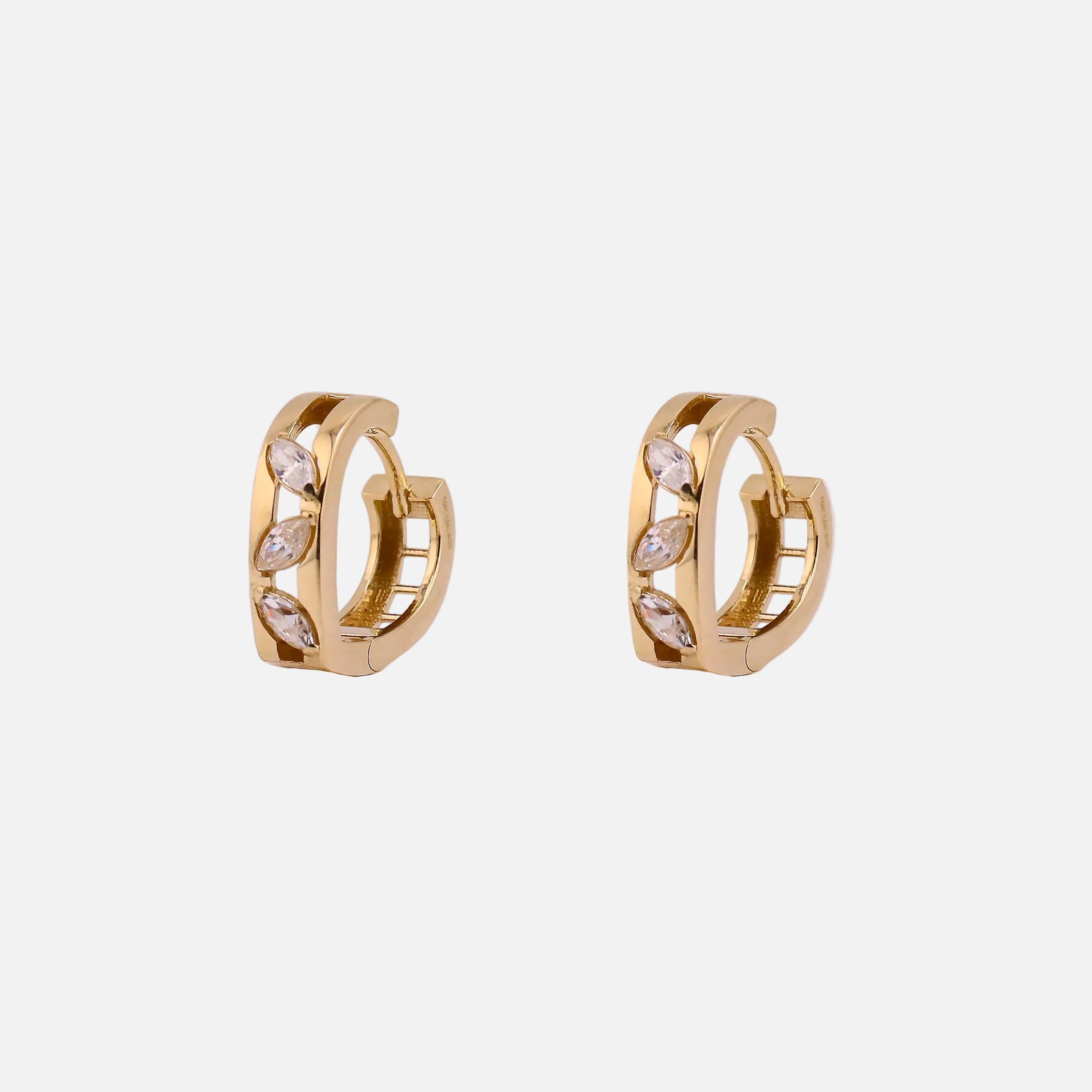 Aretes Huggies Corazón C/Piedras Blancas en Oro de 10K