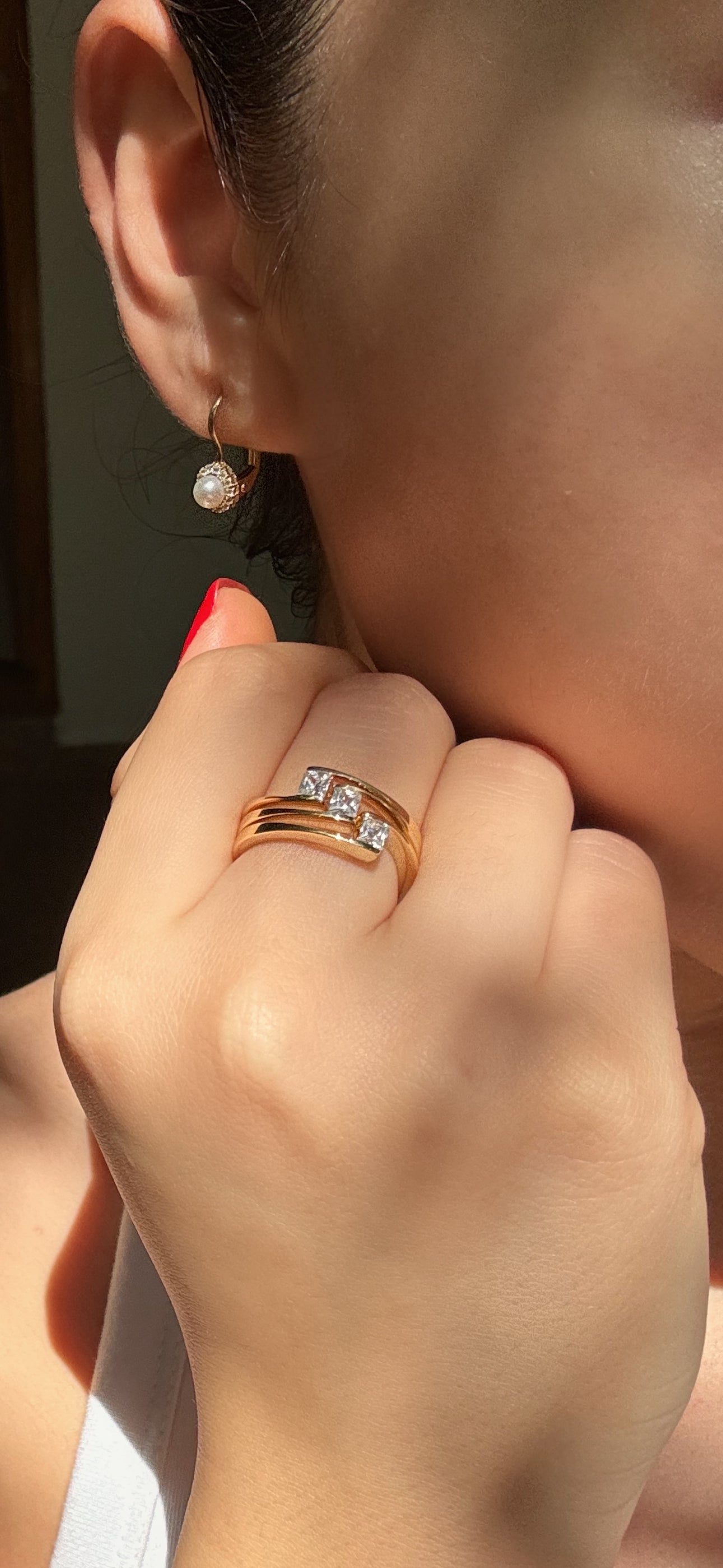 Anillo Eternity C/Piedra Blanca en Oro de 14K